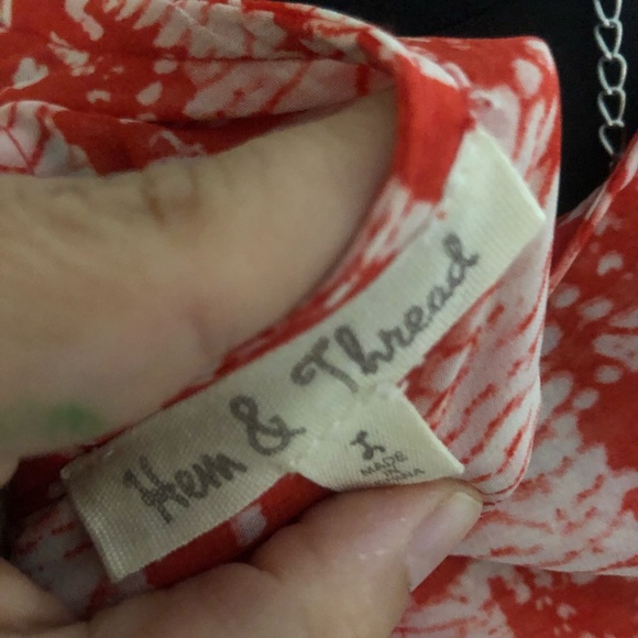 Sold *** Red print Bright Sundress size large - Picture 4 of 8